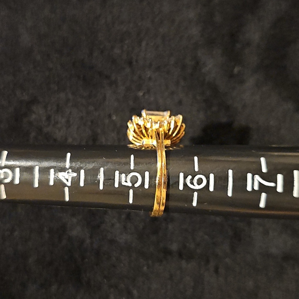 Solid 14k gold and Cubic Zirconia Emerald and baguettes Ring Size 5.5 - Picture 5 of 10